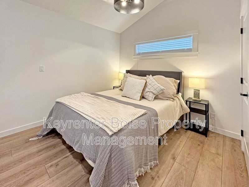 3526 W Anderson St - Photo 6 of 14