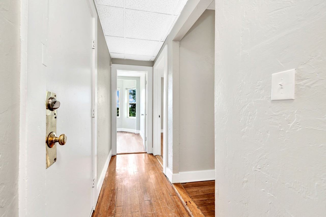 73 Almont - Photo 4 of 13