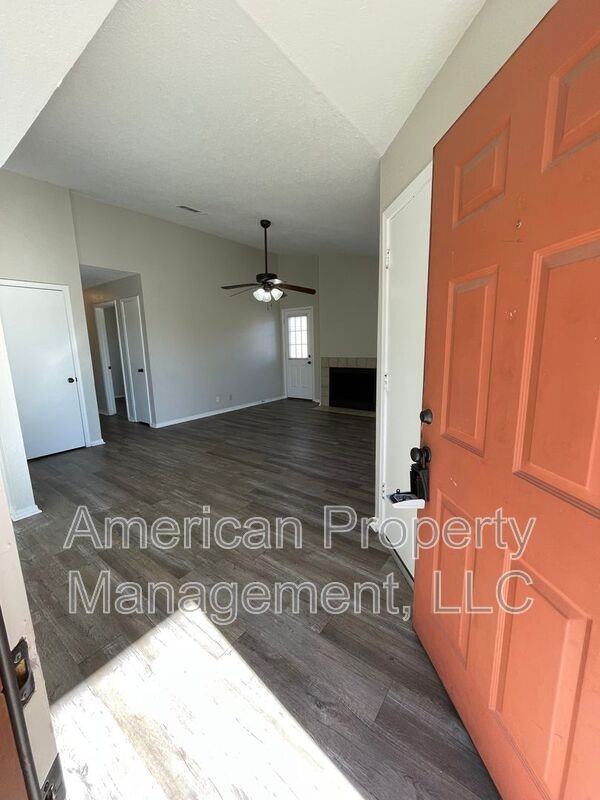 13115 E 44th St - Photo 3 of 30