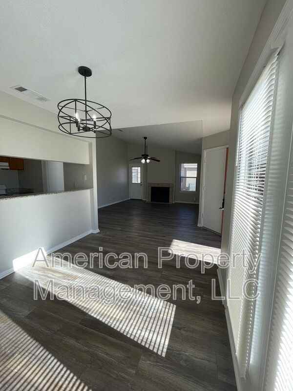 13115 E 44th St - Photo 4 of 30