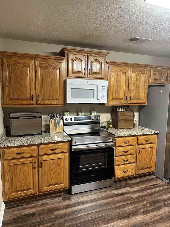 169 Thomas Ter - Photo 2 of 19