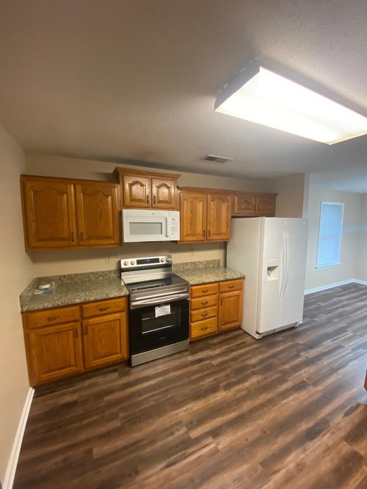 169 Thomas Ter - Photo 6 of 19