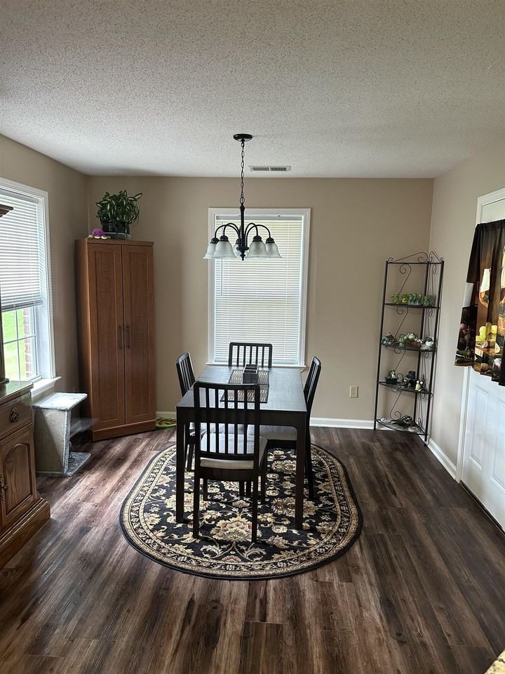 169 Thomas Ter - Photo 7 of 19