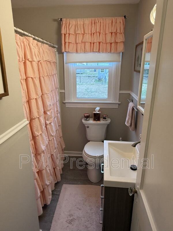 7346 Edgeworth Rd - Photo 7 of 15