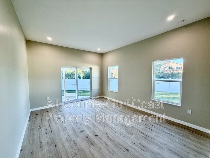 12302 Harland St - Photo 5 of 18