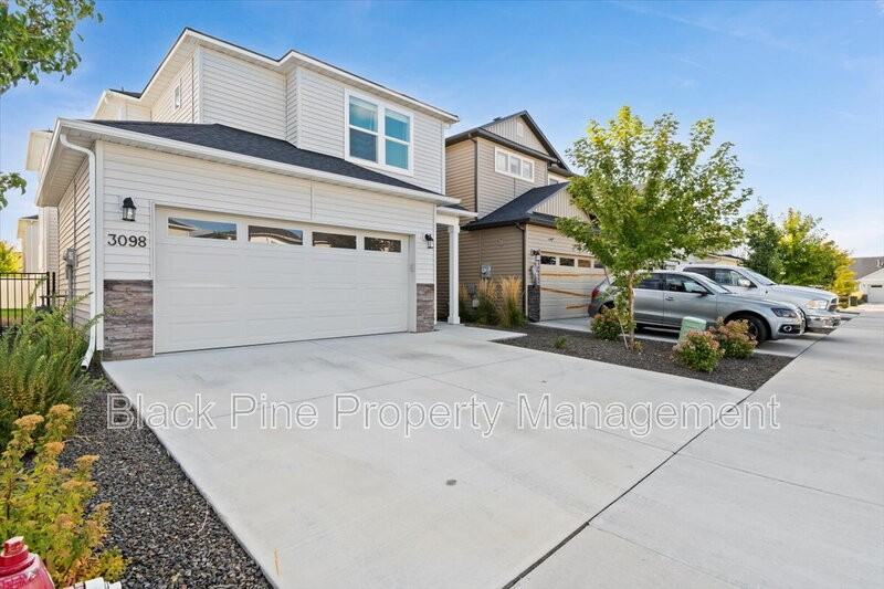 3098 N Lochness Ave - Photo 2 of 36