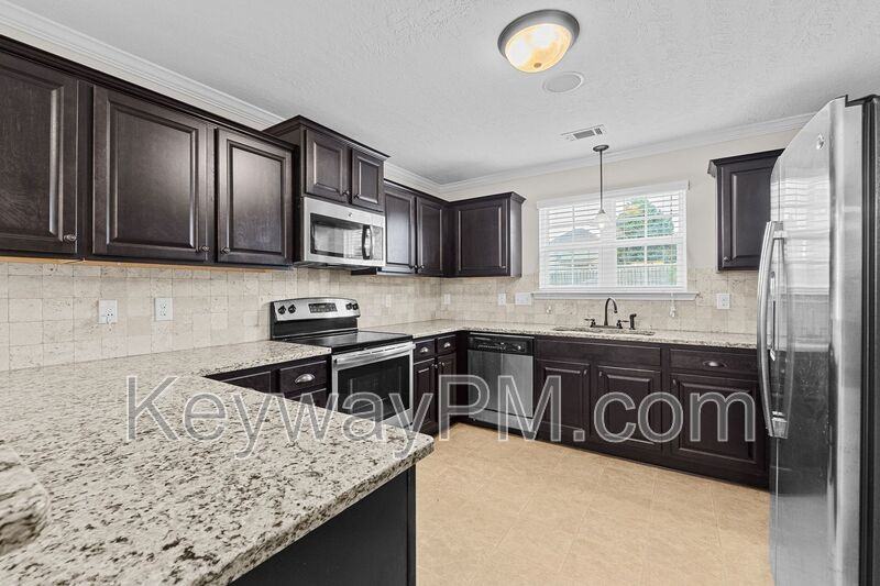 4056 Pullman Cir - Photo 7 of 27