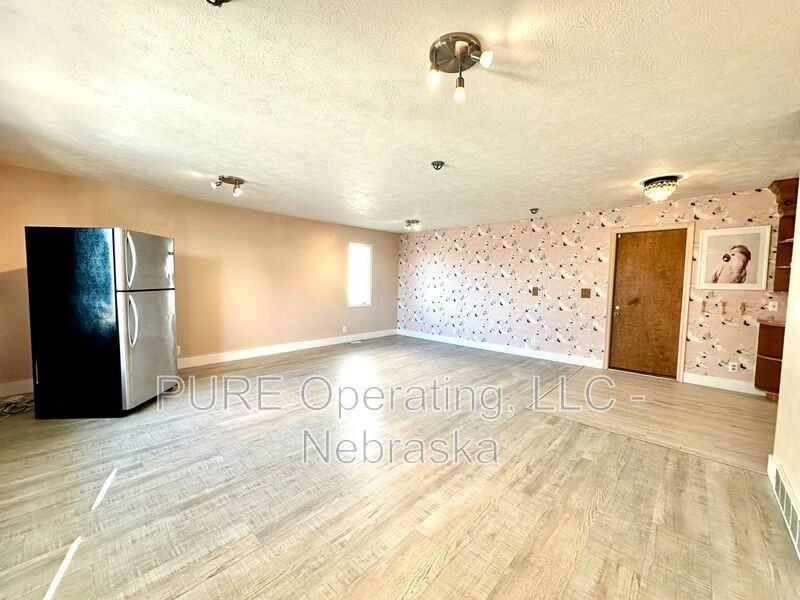 1024 N 74th Ave - Photo 6 of 41