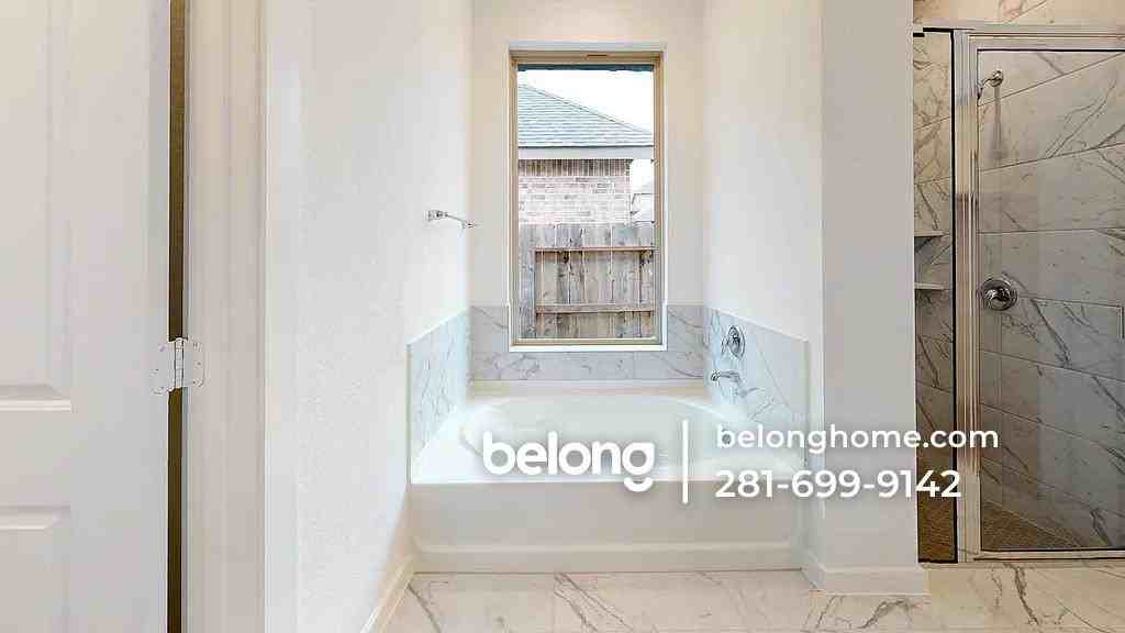 13024 Sapphire Lake Ln - Photo 4 of 14