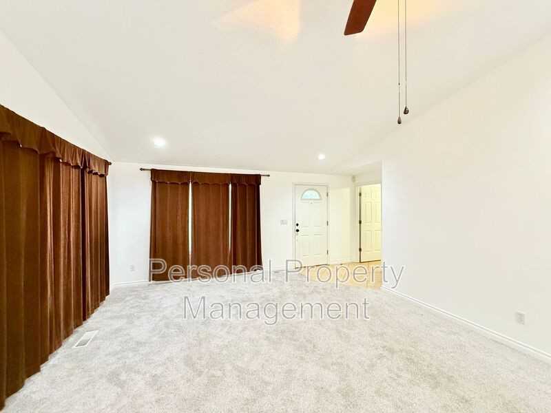 13001 Ne 89th St - Photo 5 of 27