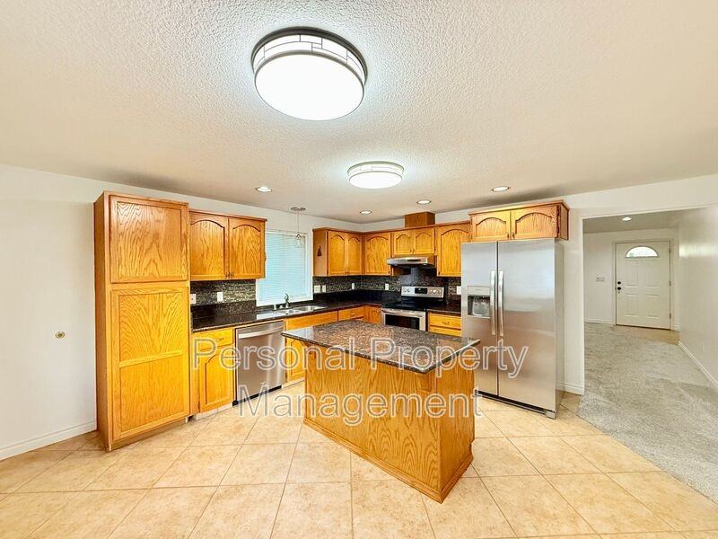 13001 Ne 89th St - Photo 7 of 27