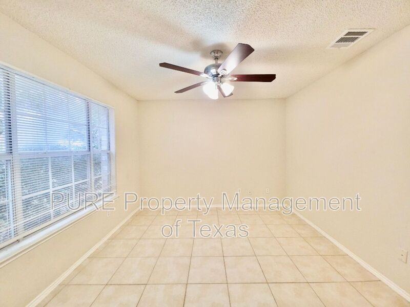 1313 Terra St - Photo 3 of 31