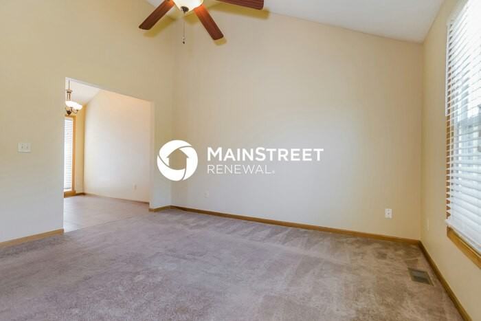 8637 N Capitol Ave - Photo 5 of 17