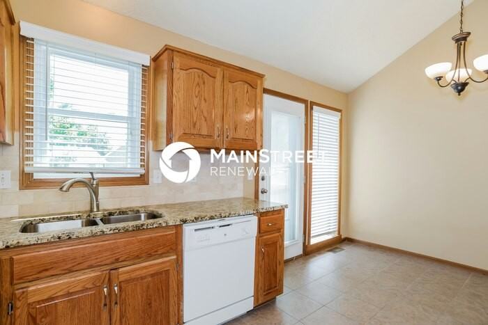 8637 N Capitol Ave - Photo 6 of 17