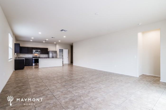 1867 W Broadway Ave - Photo 4 of 12