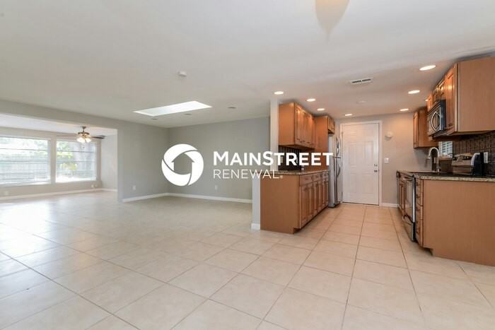 2652 White Sands Dr - Photo 3 of 16