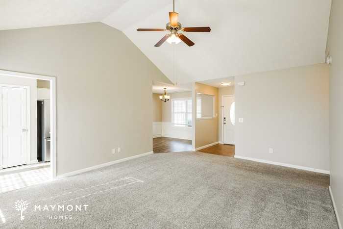 1004 Swayze Ct - Photo 4 of 12