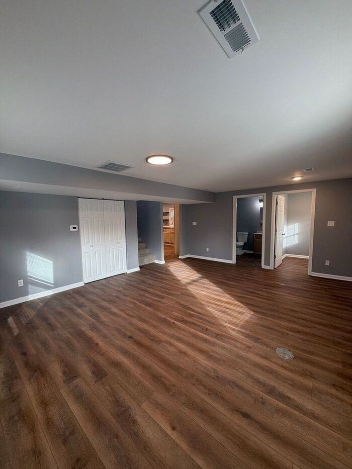 1702 Bicknell Ave - Photo 5 of 25