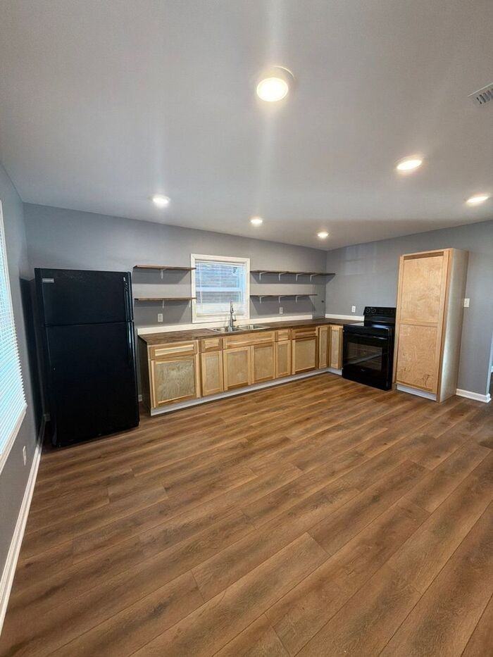 1702 Bicknell Ave - Photo 7 of 25