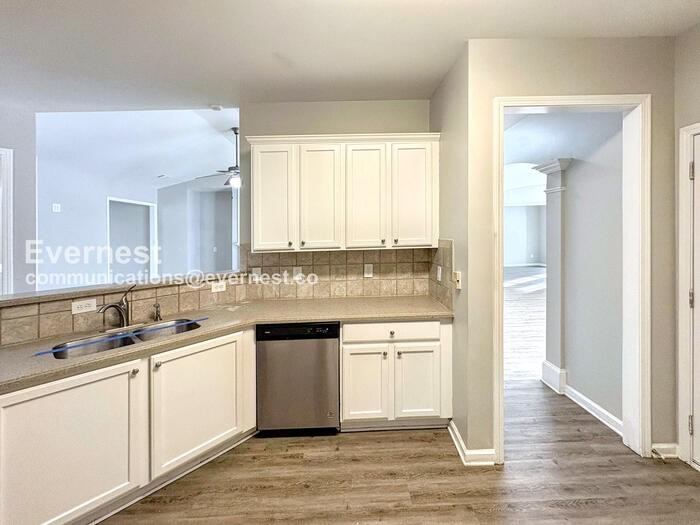 2768 Summit Pkwy Sw - Photo 5 of 34