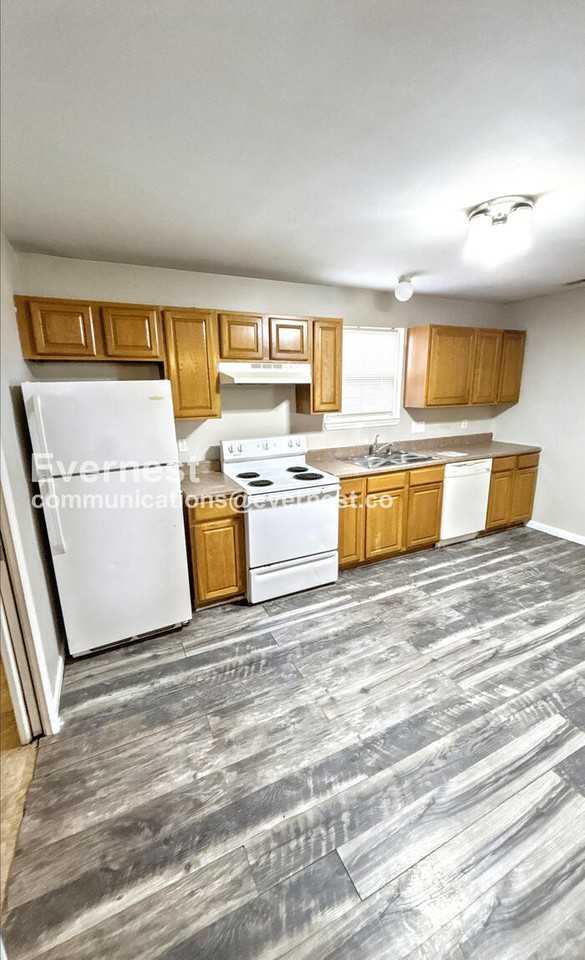 5821 Weeks Ave - Photo 2 of 18