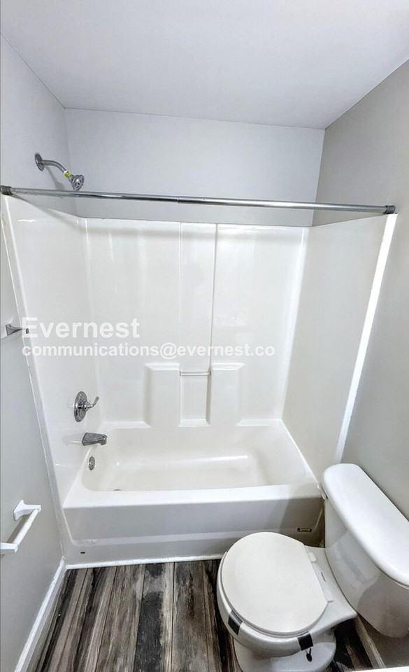 5821 Weeks Ave - Photo 6 of 18