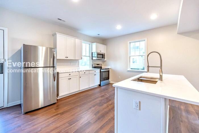 115 Pine St #117 - Photo 4 of 15