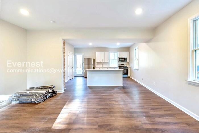 115 Pine St #117 - Photo 6 of 15