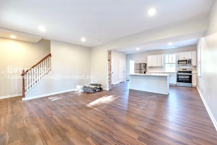 115 Pine St #117 - Photo 7 of 15