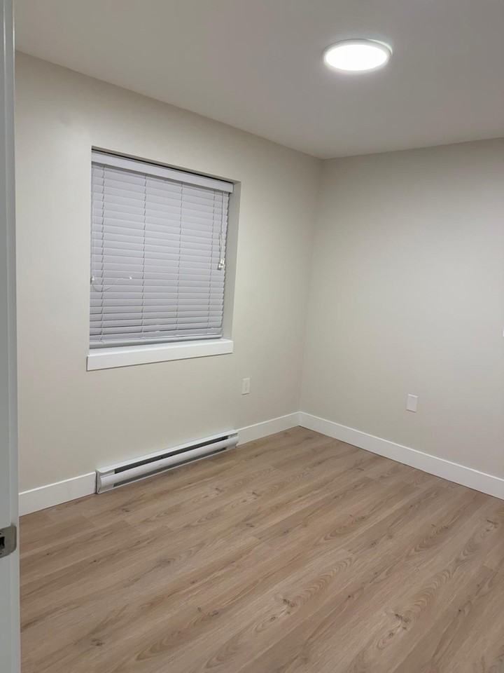 414 E 56th Ave - Photo 4 of 9