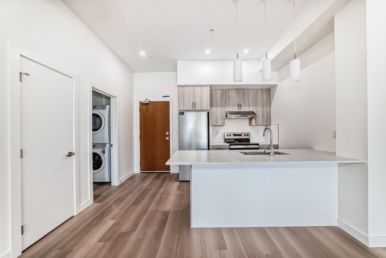 BALSAM Apartments - Photo 4 of 24