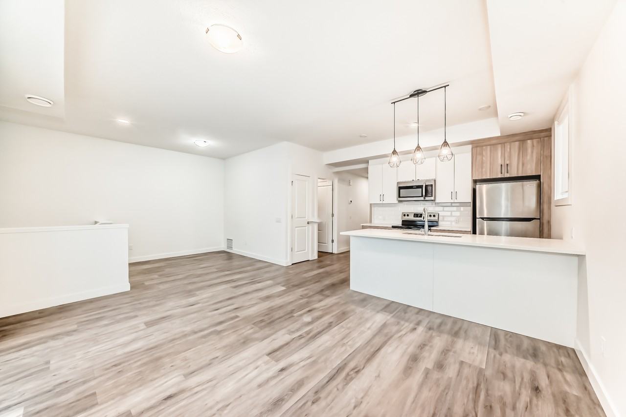 VARUNA TOWNHOMES - Photo 6 of 12