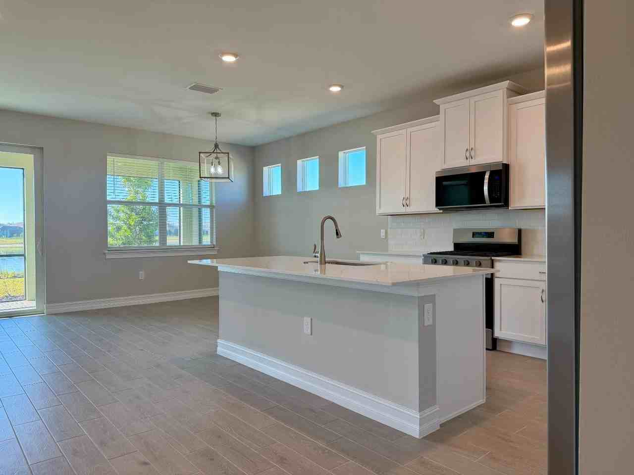 17827 Shade Tree Loop - Photo 5 of 20