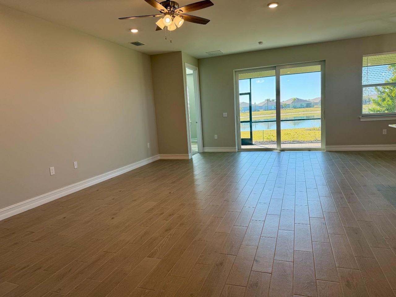17827 Shade Tree Loop - Photo 7 of 20
