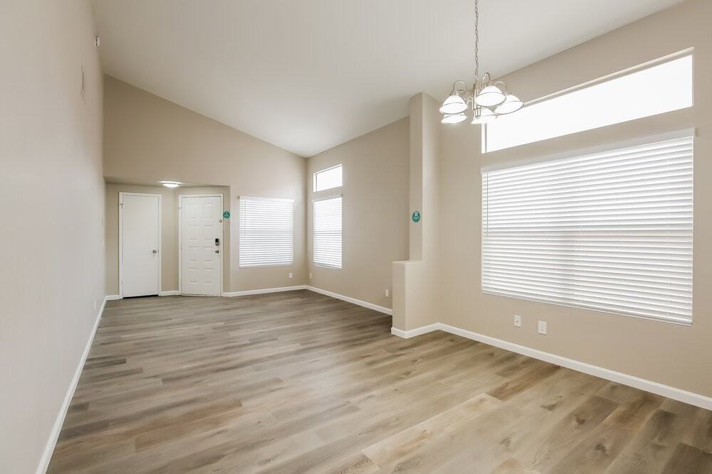 1945 Curio Dr - Photo 4 of 16