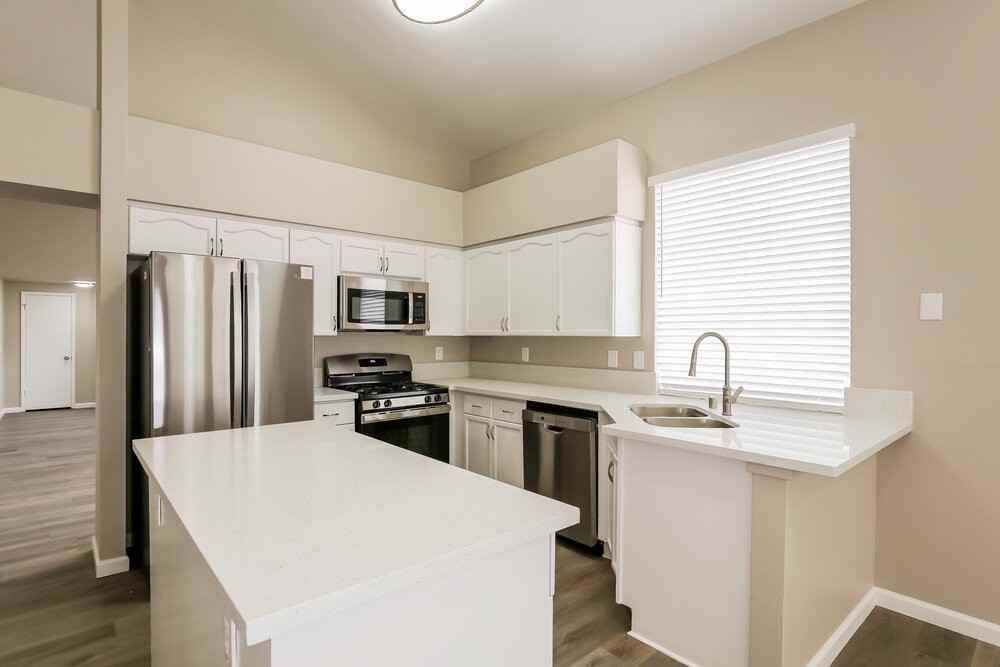 1945 Curio Dr - Photo 5 of 16