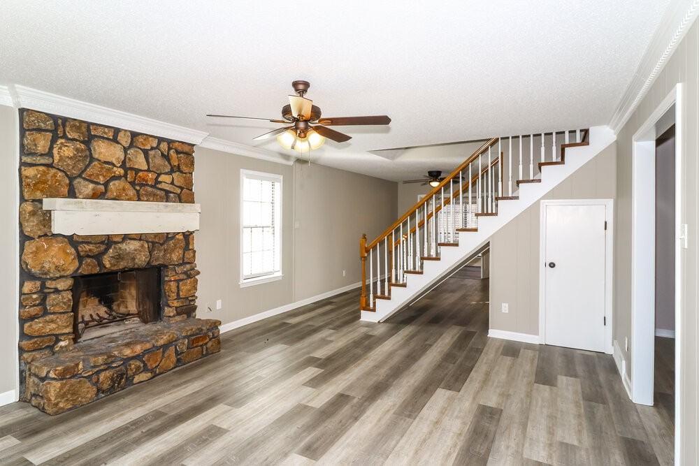 6070 Halstead St - Photo 4 of 16