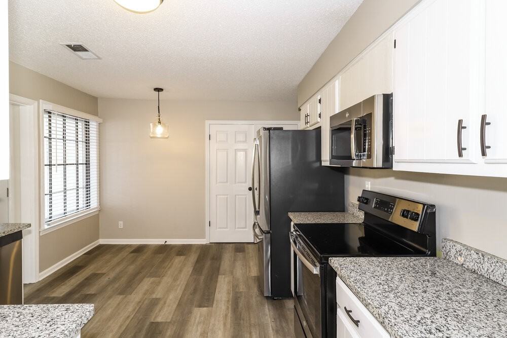 6070 Halstead St - Photo 6 of 16