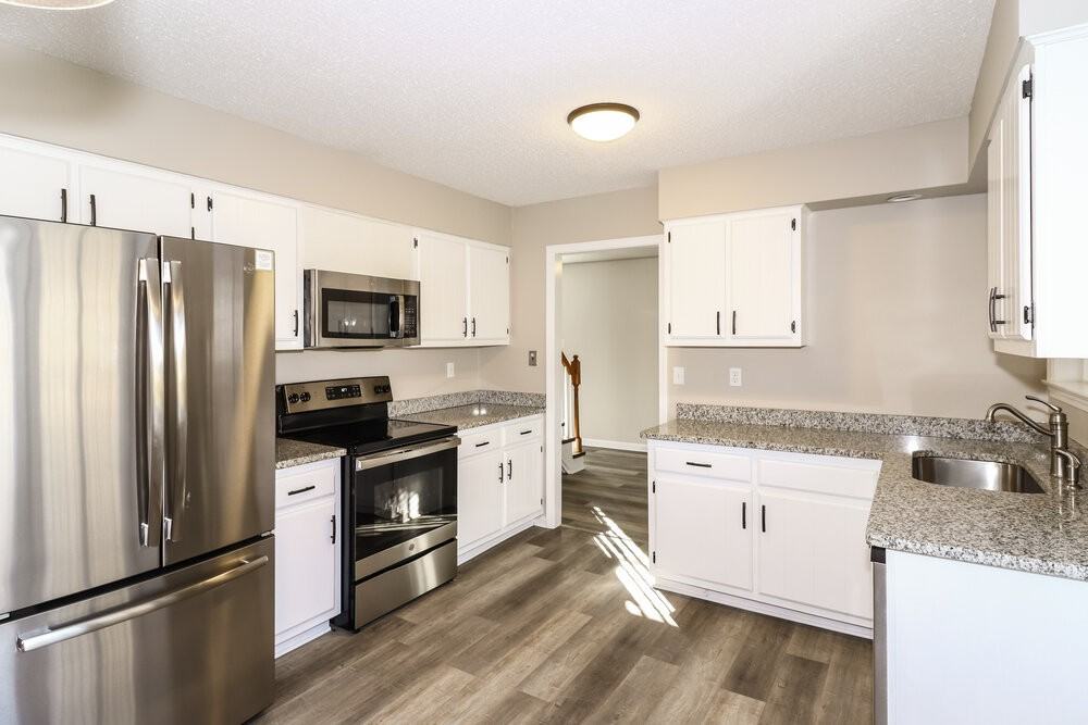 6070 Halstead St - Photo 7 of 16