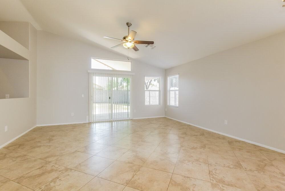 10435 W Medlock Dr - Photo 3 of 16