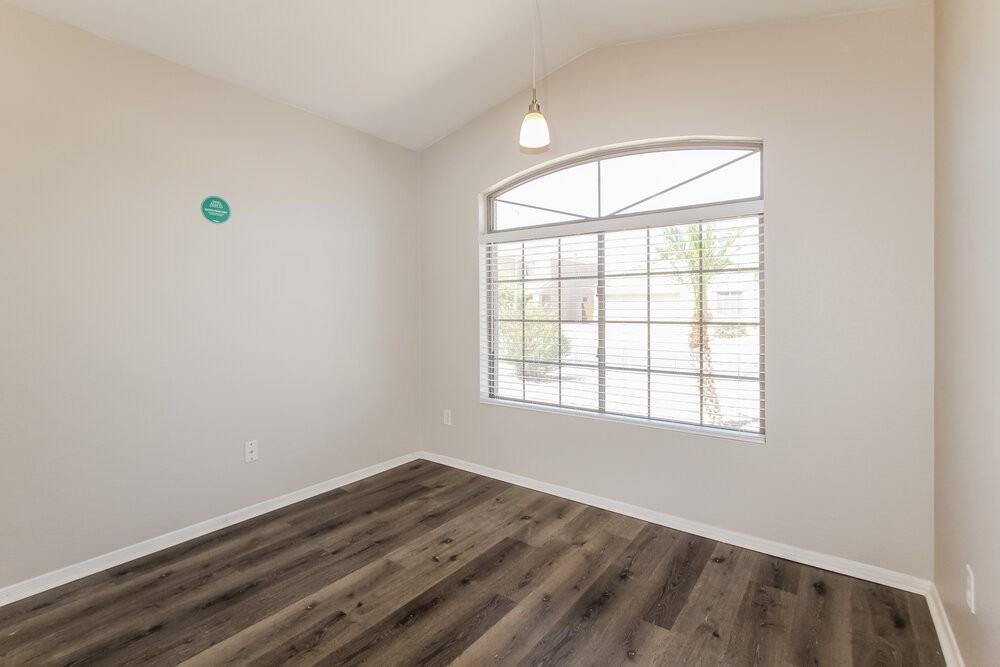 12821 W Crocus Dr - Photo 3 of 16