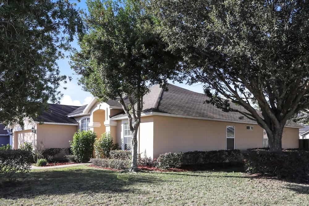 12198 Captiva Bluff Cir W - Photo 4 of 16