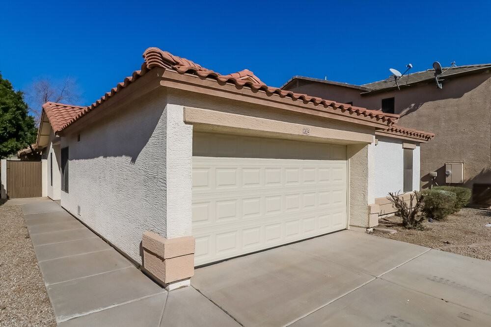 12834 W Windsor Ave - Photo 2 of 16