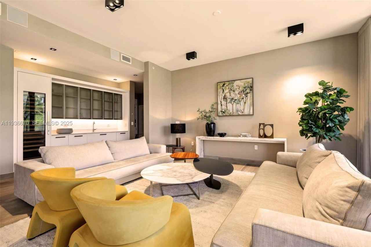 3581 E Glencoe St #309 - Photo 2 of 49