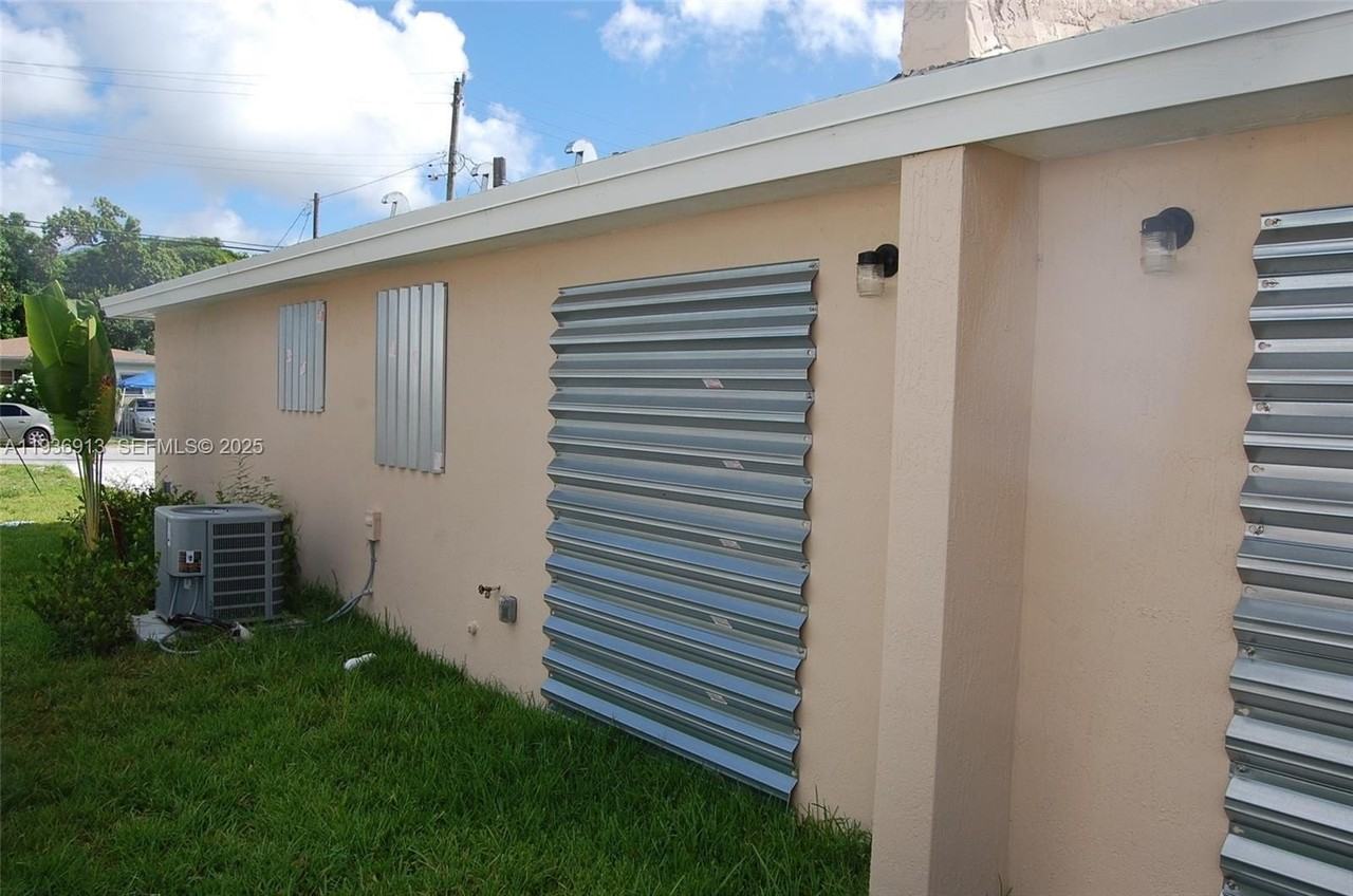 2184 Nw 63rd St #2 - Photo 7 of 34