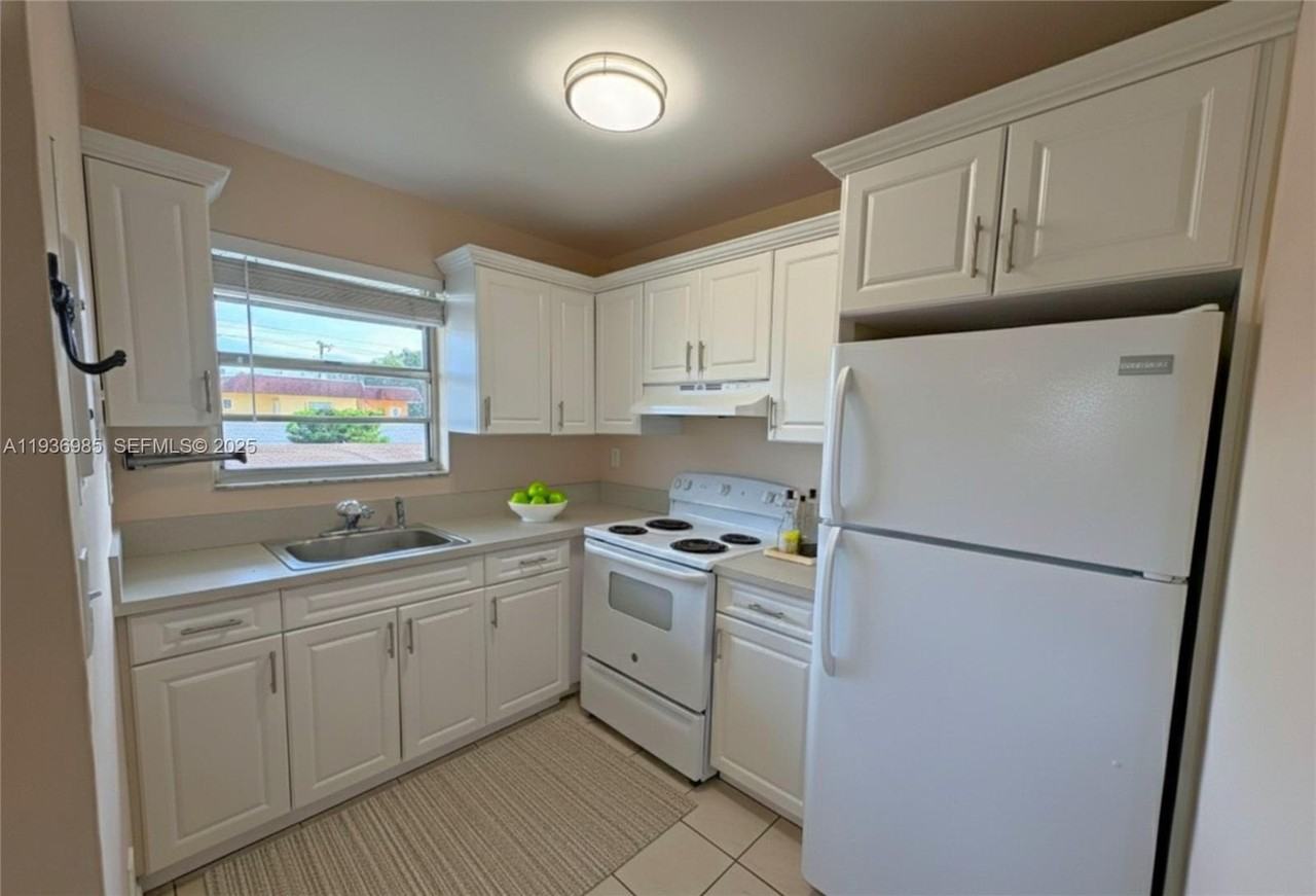 50 W 31st St #203 - Photo 5 of 15