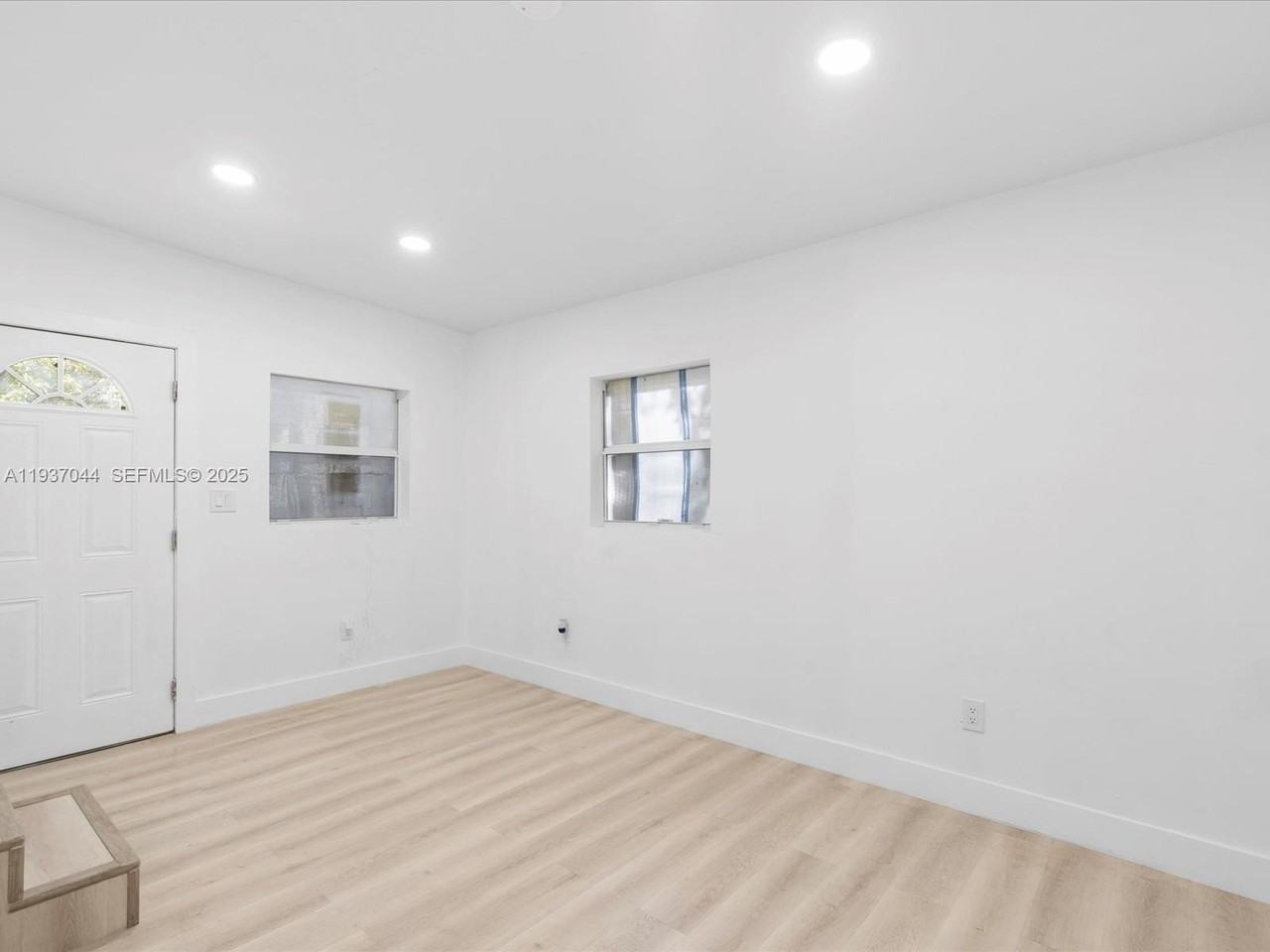 6318 Nw 19th Ct - Photo 2 of 8