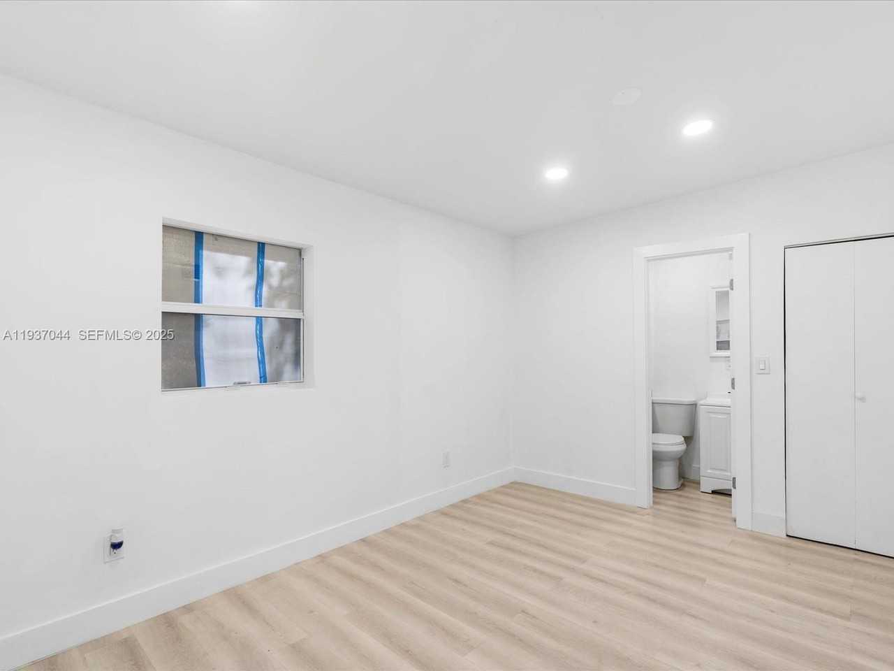 6318 Nw 19th Ct - Photo 4 of 8