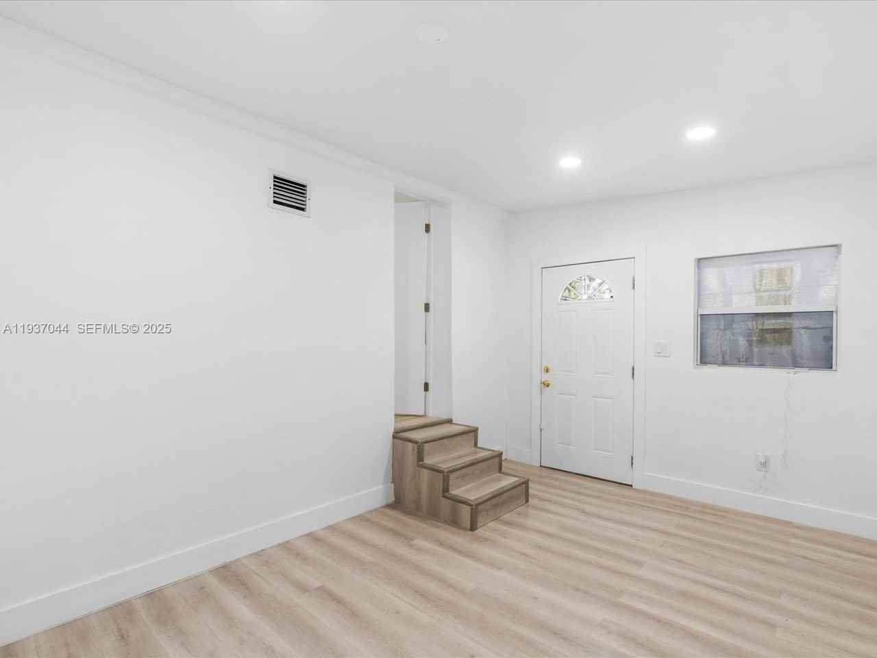 6318 Nw 19th Ct - Photo 5 of 8