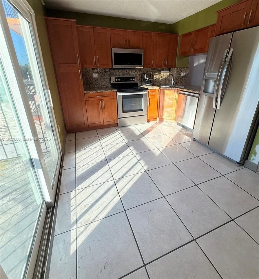 2162 W 60th St #14203 - Photo 7 of 15